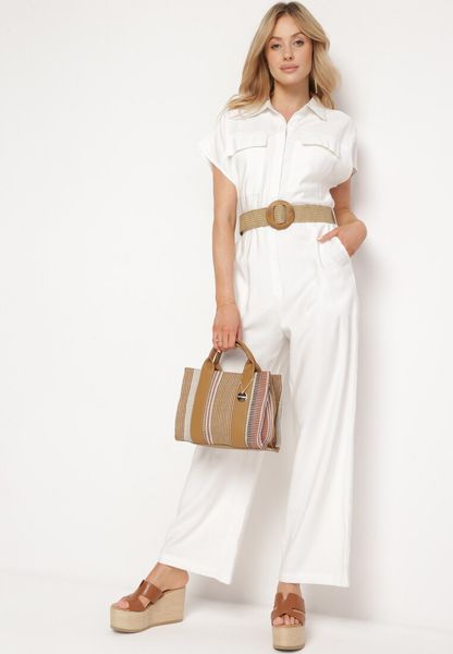 Biały Kombinezon Utility z Paskiem Plecionym z Okrągłą Klamrą Vesalia. Białe sukienki damskie Born2be, na co dzień, na lato, l, z aplikacjami, eleganckie, bez kołnierzyka, bez ramiączek, mini. Za 179.99 zł.