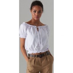 Bluzka crop top z prostym dekoltem - Biały. Bluzki damskie marki Mohito. Za 59.99 zł.