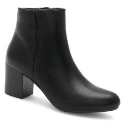 Botki Clara Barson. Czarne botki damskie Clara Barson, bez obcasa, na słupku, bez zapięcia. Za 139.99 zł.