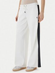 Guess Jeans Spodnie dresowe W6GBB6 KB212 Biały Relaxed Fit. Białe jeansy damskie Guess Jeans. Za 434.99 zł.