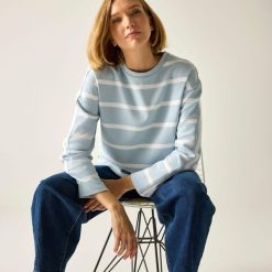 Sweter damski Regatta Avira. Niebieskie swetry damskie Regatta, m, bez wzorów, z bawełny, eleganckie, bez kołnierzyka, bez ramiączek, bez kaptura. Za 169.99 zł.