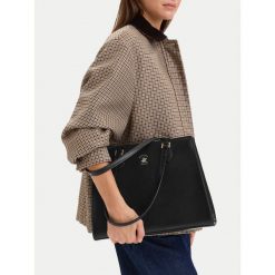 Torebka Beverly Hills Polo Club. Czarne torebki do ręki damskie Beverly Hills Polo Club, bez wzorów, klasyczne, bez dodatków. Za 199.99 zł.
