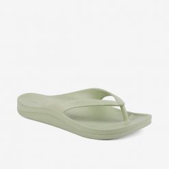 Damskie klapki Coqui Naitiri. Zielone klapki damskie Coqui, bez wzorów, z materiału, bez obcasa. Za 113.99 zł.