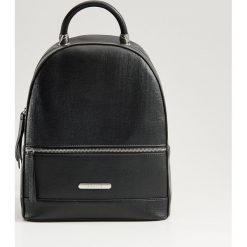 Elegancki plecak z uchwytem - Czarny. Plecaki damskie marki Mohito. Za 119.99 zł.