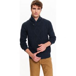 SWETER MĘSKI Z SZALOWYM KOŁNIERZEM I PRZEPLOTAMI. Swetry przez głowę męskie TOP SECRET. W wyprzedaży za 39.99 zł.