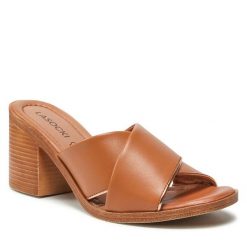 Klapki Lasocki. Brązowe klapki damskie Lasocki, bez wzorów, bez obcasa. Za 179.99 zł.