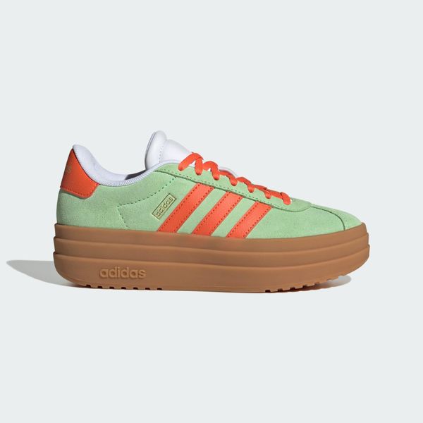 Buty VL Court Bold. Białe obuwie sportowe damskie Adidas, bez wzorów, trekkingowe. W wyprzedaży za 175.77 zł.