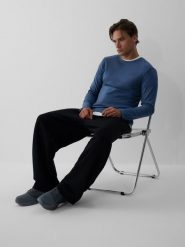 4F Longsleeve slim gładki męski - denim L. Bluzki z długim rękawem męskie 4f, l, bez wzorów, z bawełny, klasyczne, bez kołnierzyka. Za 99.99 zł.