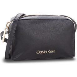 Torebka CALVIN KLEIN - Drive Camera Bag K60K604459 001. Listonoszki damskie marki Calvin Klein. W wyprzedaży za 299.00 zł.