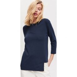 Bluzka z asymetrycznym dołem - Granatowy. Bluzki damskie marki Reserved. Za 29.99 zł.