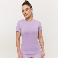 Koszulka damska fitness regular lawendowa Limitless. Fioletowe koszulki sportowe damskie GYMBEAM, l, bez wzorów, z elastanu, bez kołnierzyka, bez ramiączek, do biegania. Za 76.90 zł.