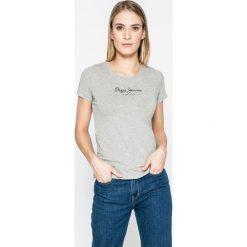 Pepe Jeans - Top New Virginia. Szare topy damskie Pepe Jeans, z nadrukiem, z bawełny, z okrągłym kołnierzem, z krótkim rękawem. W wyprzedaży za 84.90 zł.