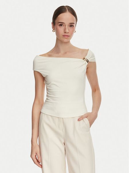 Guess Bluzka W6YP48 K4527 Kremowy Regular Fit. Białe bluzki damskie Guess, s, z aplikacjami, bez kołnierzyka, bez ramiączek. Za 264.99 zł.