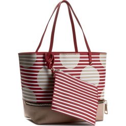 Torebka PATRIZIA PEPE - 2V6353/A2NC-F3L0 Red/Rose Dot&Stripes. Czerwone torebki do ręki damskie Patrizia Pepe, bez wzorów, ze skóry ekologicznej, klasyczne, duże, bez dodatków. W wyprzedaży za 359.00 zł.