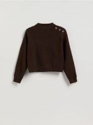 Sweter z poduszkami na ramionach - ciemnobrązowy. Brązowe swetry damskie Reserved, l, bez wzorów, z dzianiny, bez kołnierzyka, bez ramiączek, bez kaptura. Za 129.99 zł.