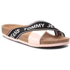 Klapki TOMMY JEANS - Flat Cor EN0EN00322 Rose Cloud 646. Czarne klapki damskie Tommy Jeans, z jeansu. Za 249.00 zł.