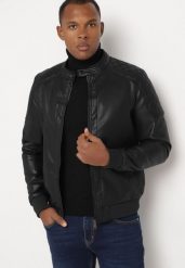 Czarna Ramoneska Kurtka w Stylu Motocyklowym ze Stójką Tinina. Czarne kurtki męskie Born2be, m, bez wzorów, z bawełny, klasyczne, bez kaptura. Za 139.99 zł.