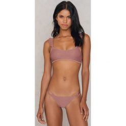 NA-KD Swimwear Dół od bikini z cienkimi paskami - Pink. Bikini damskie marki NA-KD Swimwear. Za 80.95 zł.