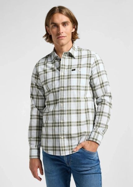 LEE MĘSKA KOSZULA LEESURE SHIRT OLIVE GROVE ECRU PLAI 112363691. Zielone koszule męskie marka niezdefiniowana, m, bez wzorów, bez kołnierzyka, bez ramiączek. Za 149.99 zł.