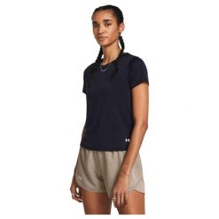 Koszulka Damska Sportowa Under Armour Launch Shortsleeve. Czarne koszulki sportowe damskie Under Armour, bez wzorów, bez kołnierzyka, bez ramiączek, do biegania. Za 169.99 zł.