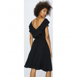 Pepe Jeans - Sukienka Suzi. Brązowe sukienki damskie Pepe Jeans, z jeansu, casualowe, z okrągłym kołnierzem. Za 319.90 zł.