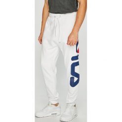 Fila - Spodnie. Spodnie materiałowe męskie marki Fila. W wyprzedaży za 149.90 zł.