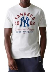 T-Shirt New Era Mlb Wrdmrk Reg Tee Neyyan Ofw Dorośli. Brązowe t-shirty męskie New Era, m, bez wzorów, z bawełny, sportowe, bez kołnierzyka. Za 127.40 zł.
