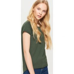 Gładka koszulka BASIC - Khaki. Brązowe t-shirty damskie Cropp. Za 19.99 zł.
