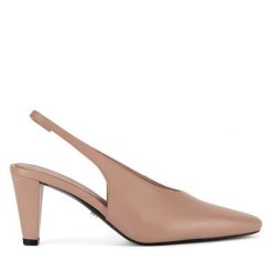 Czółenka GINO ROSSI. Brązowe czółenka damskie Gino Rossi, bez wzorów, bez obcasa, bez zapięcia. Za 299.99 zł.