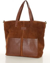 Torebka damska shopper duża zamszowa z kieszonkami – MARCO MAZZINI brązowa. Brązowe torebki shopper damskie bez wzorów, z zamszu, duże, zamszowe, bez dodatków. Za 379.00 zł.
