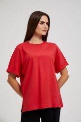 Bluzka oversize czerwona. Czerwone bluzki damskie MOODO, m, bez wzorów, bez kołnierzyka. W wyprzedaży za 19.99 zł.