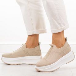 Beżowe sportowe buty damskie Filippo Dp7552/26. Brązowe obuwie sportowe damskie Filippo, bez wzorów, z dresówki, trekkingowe. Za 199.00 zł.