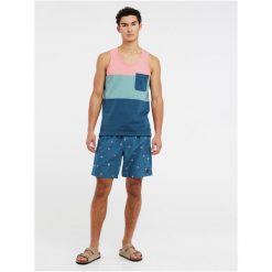Koszulka męska Protest PRTBLAVAND singlet. Zielone koszulki sportowe męskie Protest, na lato, m, bez wzorów, bez kołnierzyka, bez ramiączek. Za 139.99 zł.
