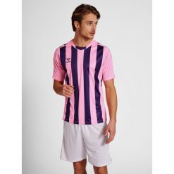 Koszulka do piłki nożnej męska Hummel Striped. Czerwone koszulki sportowe męskie Hummel, m, bez wzorów, bez kołnierzyka, bez ramiączek, do piłki nożnej. Za 163.50 zł.