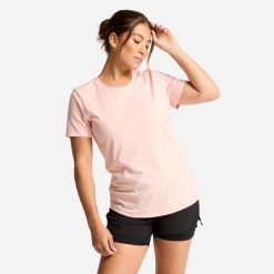 Koszulka fitness damska krótki rękaw Coolmax. Czerwone t-shirty damskie Decathlon, xs, bez wzorów, z bawełny, sportowe, bez kołnierzyka. Za 44.99 zł.