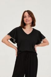 Bluzka z szerokimi rękawami czarna. Czarne bluzki damskie MOODO, l, bez wzorów, z bawełny, bez kołnierzyka, bez ramiączek. Za 59.99 zł.