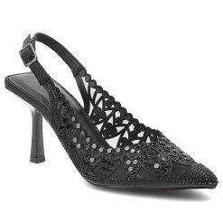 Sandały damskie S.Barski, cholewka ze skóry ekologicznej ażurowa konstrukcja z wycięciami na stabilnej szpilce, czarne, SR61-0106. Czarne klapki damskie S.BARSKI, w ażurowe wzory, ze skóry ekologicznej, bez obcasa, na obcasie. Za 209.00 zł.
