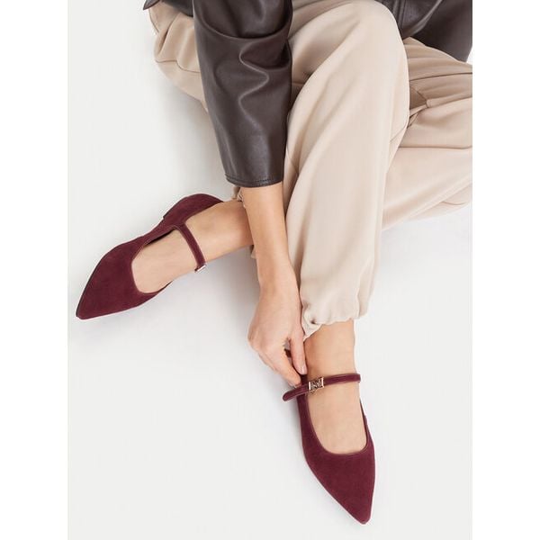 Baleriny MEXX. Czerwone baleriny damskie Mexx, bez wzorów, bez obcasa. Za 299.99 zł.