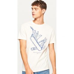 T-shirt Majsterkowicz - Kremowy. Białe t-shirty męskie Reserved. Za 39.99 zł.
