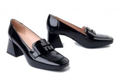 BIOECO BY ARKA 1009 1974+1974 czarny, czółenka damskie. Czarne czółenka damskie Bioeco by Arka, bez wzorów, ze skóry, bez obcasa, na obcasie, bez zapięcia. Za 356.92 zł.