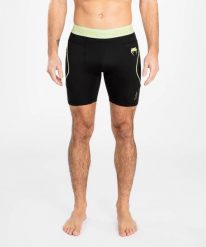 Venum Spodenki Vale Tudo Fusion 2.0 Czarne/Żółte. Czarne krótkie spodenki sportowe męskie VENUM, m, bez wzorów, z elastanu, na fitness i siłownię. Za 227.79 zł.
