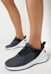 Czarne Buty Sportowe na Płaskiej Podeszwie z Perforacją Felicijana. Czarne obuwie sportowe damskie Born2be, bez wzorów. Za 39.99 zł.