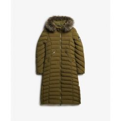 Długa kurtka z kapturem z sztucznego futra dla kobiet Superdry Fuji. Zielone kurtki damskie Superdry., na zimę, bez wzorów, z puchu, z kapturem. Za 710.75 zł.