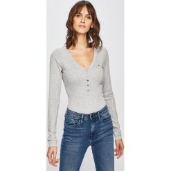 Tommy Jeans - Bluzka. Bluzki damskie marki Tommy Jeans. Za 229.90 zł.