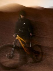 4F Kurtka przejściowa męska - czarna XL. Czarne kurtki męskie 4f, m, bez wzorów, bez kaptura. Za 269.99 zł.