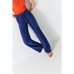 Simple - Spodnie. Szare spodnie materiałowe damskie marki Simple. W wyprzedaży za 279.90 zł.