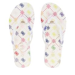 Japonki Guess. Białe klapki damskie Guess, z aplikacjami, bez obcasa. Za 177.99 zł.