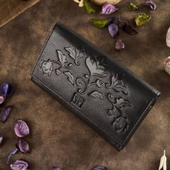 Paolo Peruzzi Czarny skórzany portfel damski T-45-BL. Czarne portfele damskie Paolo Peruzzi, bez wzorów. Za 115.40 zł.