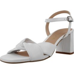 Sandały UNISA MEDWAY NTO Biały. Białe obuwie sportowe damskie Unisa, bez wzorów, ze skóry, trekkingowe. Za 463.99 zł.