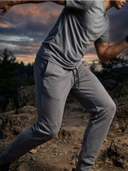 Koszulka regular fit - szary. Szare koszulki sportowe męskie Sinsay, l, bez wzorów, bez kołnierzyka, bez ramiączek. Za 19.99 zł.